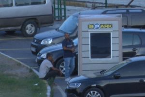 İSPARK otoparkları mesai bitiminin ardından değnek&ccedil;ilere kalıyor