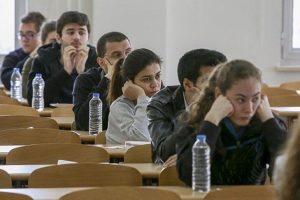 &Uuml;niversite sınavına giren adayların yarısına yakını 180 barajının altında kaldı