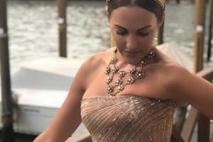 Meryem Uzerli Venedik Film Festivali'nde şıklığıyla dikkat &ccedil;ekti