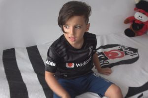 Beşiktaş taraftarı Taylan, umut arıyor