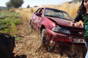 3 takla atan otomobilden yara almadan kurtuldular
