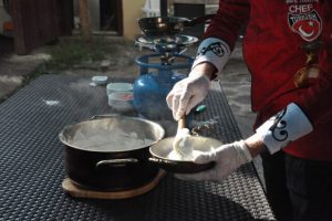 Trabzon kuymağına rakip kakışlı kuymak