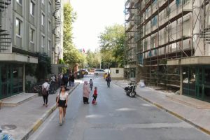 590 daireli sitede "İskeleli yaşam"