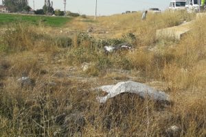 Motosiklet devrildi; kasksız s&uuml;r&uuml;c&uuml; &ouml;ld&uuml;