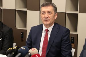 Bakan Sel&ccedil;uk: &Ouml;ğretmen odası, huzur odası olmalı
