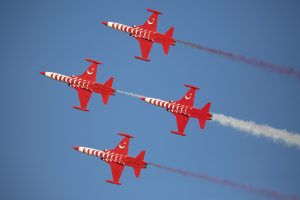 Solo T&uuml;rk ve T&uuml;rk Yıldızları 100. yıl i&ccedil;in u&ccedil;tu
