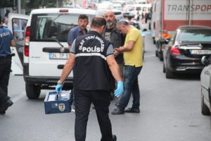 İstanbul'da aracı durdurulan kişi silahlı saldırıda &ouml;ld&uuml;