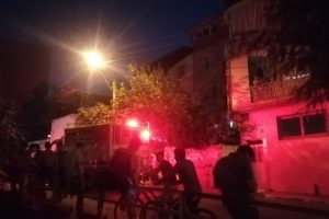 İzmir'de cinayet zanlılarının evinin kundaklandığı iddiası