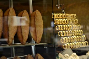 'Altın' almaya gelen 'ekmek' alıp &ccedil;ıkıyor
