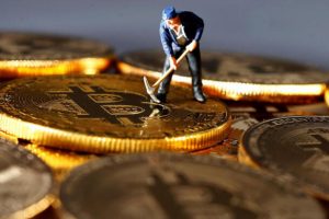 Yatırımcılar altın ve Bitcoin'e y&ouml;nleniyor