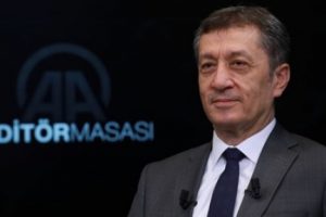 Bakan Sel&ccedil;uk'tan 'kayıt parası' a&ccedil;ıklaması