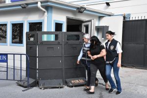 Esenyurt'ta sahte i&ccedil;ki operasyonu