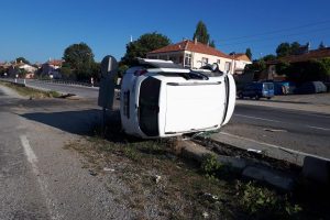 Trafik kazası: 3'&uuml; &ccedil;ocuk 8 kişi yaralandı