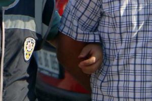 FET&Ouml;'n&uuml;n 'mahrem adliye yapılanmasına' operasyon: 9 g&ouml;zaltı