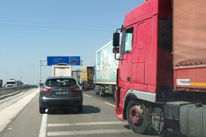 Bursa-İzmir yolu yine fel&ccedil;! Kilometrelerce kuyruk oluştu (&Ouml;ZEL HABER)