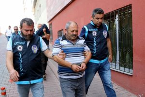 Engelli vatandaşa 'Arsa alacağız' diyerek 65 bin TL kredi &ccedil;ektirdiler