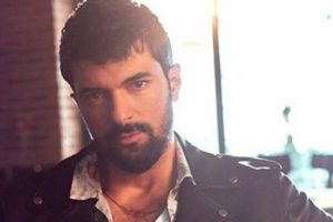 Engin Aky&uuml;rek ekranlara d&ouml;n&uuml;yor