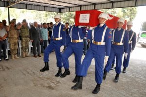 Kalp krizinden yaşamını yitiren asteğmen, son yolculuğuna uğurlandı