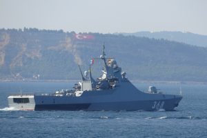 Rus savaş gemisi &Ccedil;anakkale Boğazı'ndan ge&ccedil;ti