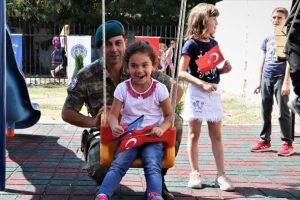 T&uuml;rk askerinden Kosova'da eğitime destek