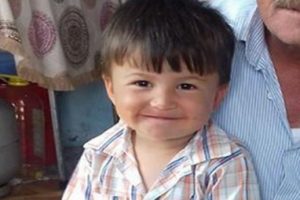Trakt&ouml;r&uuml;n altında kalan &ccedil;ocuk hayatını kaybetti