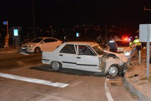 &Ccedil;anakkale'de zincirleme trafik kazası: 2 yaralı
