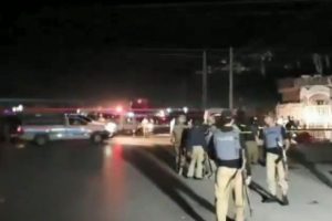 Pakistan'da 2 ayrı patlama: 1 &ouml;l&uuml;, 12 yaralı