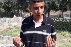 Kuzenini fal&ccedil;atayla &ouml;ld&uuml;rd&uuml;, mezarına gidip helallik istedi