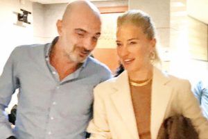 Burcu Esmersoy ve Berk Suyabatmaz G&uuml;le oynaya boşandı!
