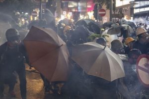 Hong Kong'taki protestolar devam ediyor