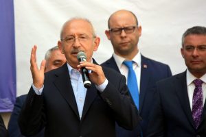 Kılı&ccedil;daroğlu'na yumurtalı saldırı