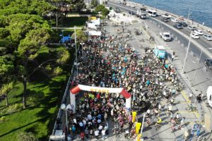 Y&uuml;zlerce bisikletli &Uuml;sk&uuml;dar'dan Beykoz'a pedal &ccedil;evirdi