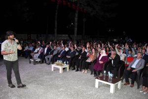 Bursa'da Ahmet Şafak konserine yoğun ilgi