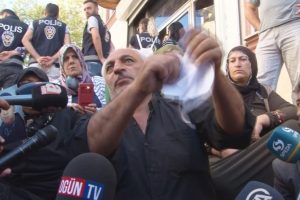 HDP'lilerin &ccedil;ocuğu ka&ccedil;ırılan aileler i&ccedil;in yaptığı a&ccedil;ıklamaya tepki