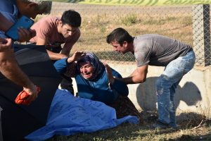 Kazada kayınpederini kaybeden gelin feryat etti