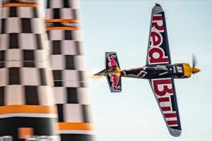Red Bull Air Race şampiyonu Matt Hall