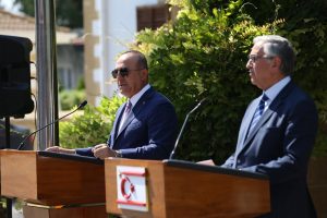 &Ccedil;avuşoğlu: Kıbrıs T&uuml;rk halkı azınlık stat&uuml;s&uuml;n&uuml; kabul etmez