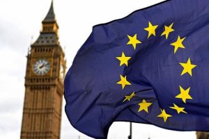Anlaşmasız Brexit'i &ouml;nleyecek tasarıya Krali&ccedil;e'den onay
