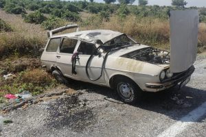 Takla atan otomobilde 3 kişi yaralandı