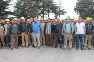 Maden iş&ccedil;ileri a&ccedil;lık grevine başladı