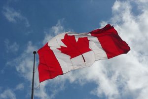Montreal'de iki M&uuml;sl&uuml;man &ouml;ğretmen baş&ouml;rt&uuml;leri nedeniyle işsiz kaldı