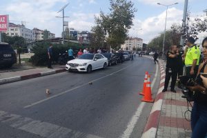 Adliye &ouml;n&uuml;nde silahlı saldırı