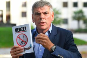 Bel&ccedil;ikalı siyaset&ccedil;i &ccedil;atıya &ccedil;ıktı: İslam işgali bitmeli