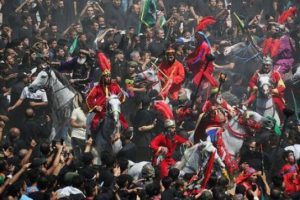 Irak'ta aşure izdihamı: &Ccedil;ok sayıda &ouml;l&uuml; ve yaralı var