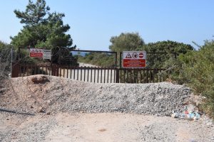 Plaj, sit alanında olduğu i&ccedil;in kapatıldı, gelenler kapıdan d&ouml;nd&uuml;