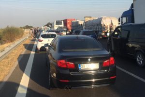 Aydın-İzmir otobanı &ccedil;ift y&ouml;nl&uuml; ulaşıma kapandı