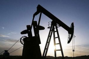 Petrol fiyatları yeni ek g&uuml;mr&uuml;k vergileri etkisiyle karışık