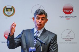 Feyzioğlu: TBB'nin, tuttuğu bir tek taraf var hukuk ve hukukun &uuml;st&uuml;nl&uuml;ğ&uuml;