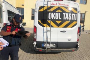 Trafik Jandarma ekiplerinden okul servislerine denetim