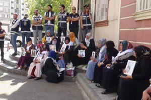 Annelerin direnişi devam ediyor